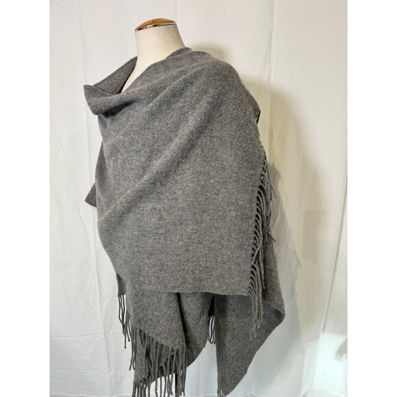 New ARITZIA ALXILIARY 100% Luxury Large Soft Wool Wrap Poncho Cape Fringe - Picture 7 of 13